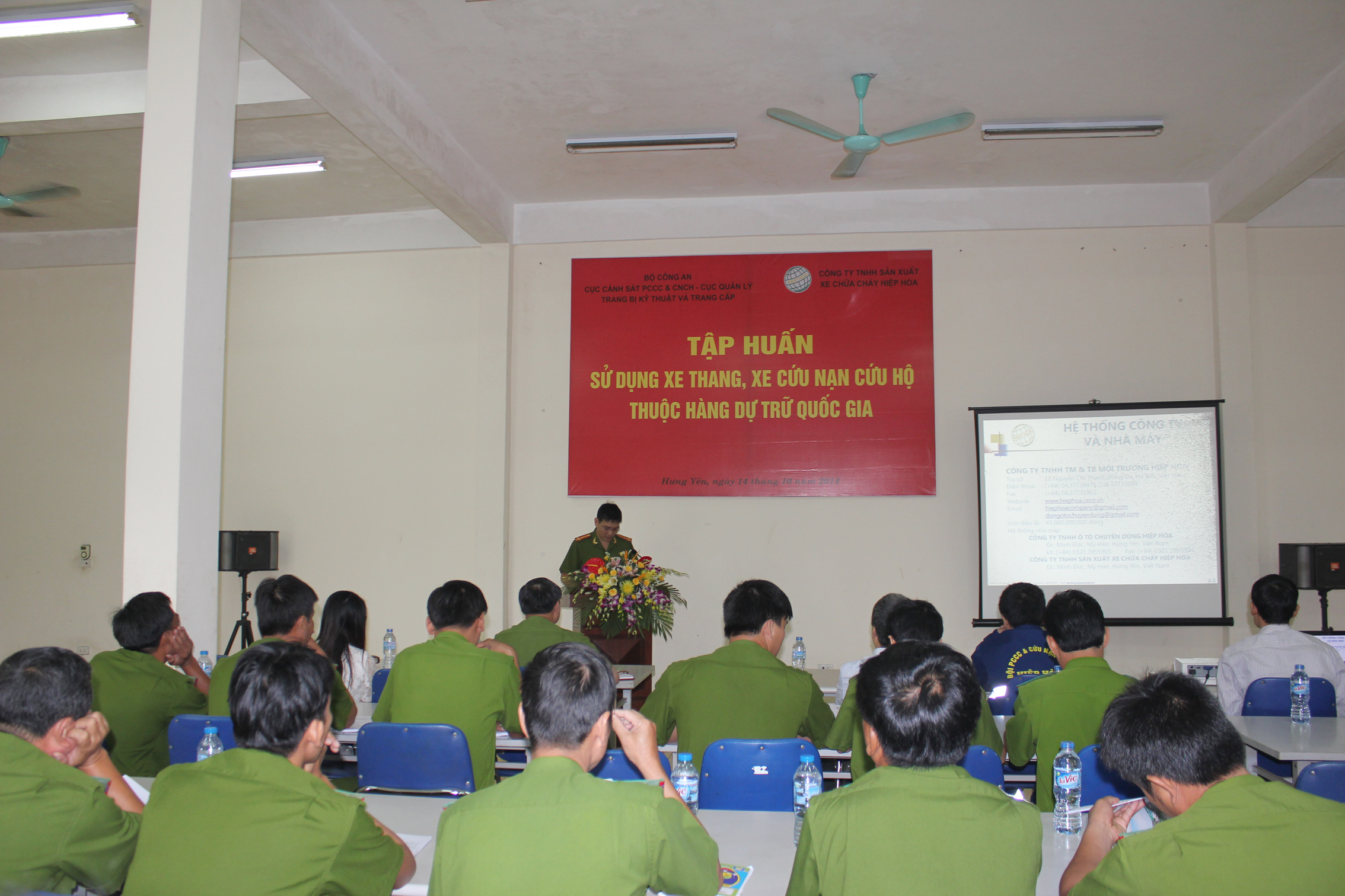 Buổi tập huấn xe thang và xe cứu hộ 