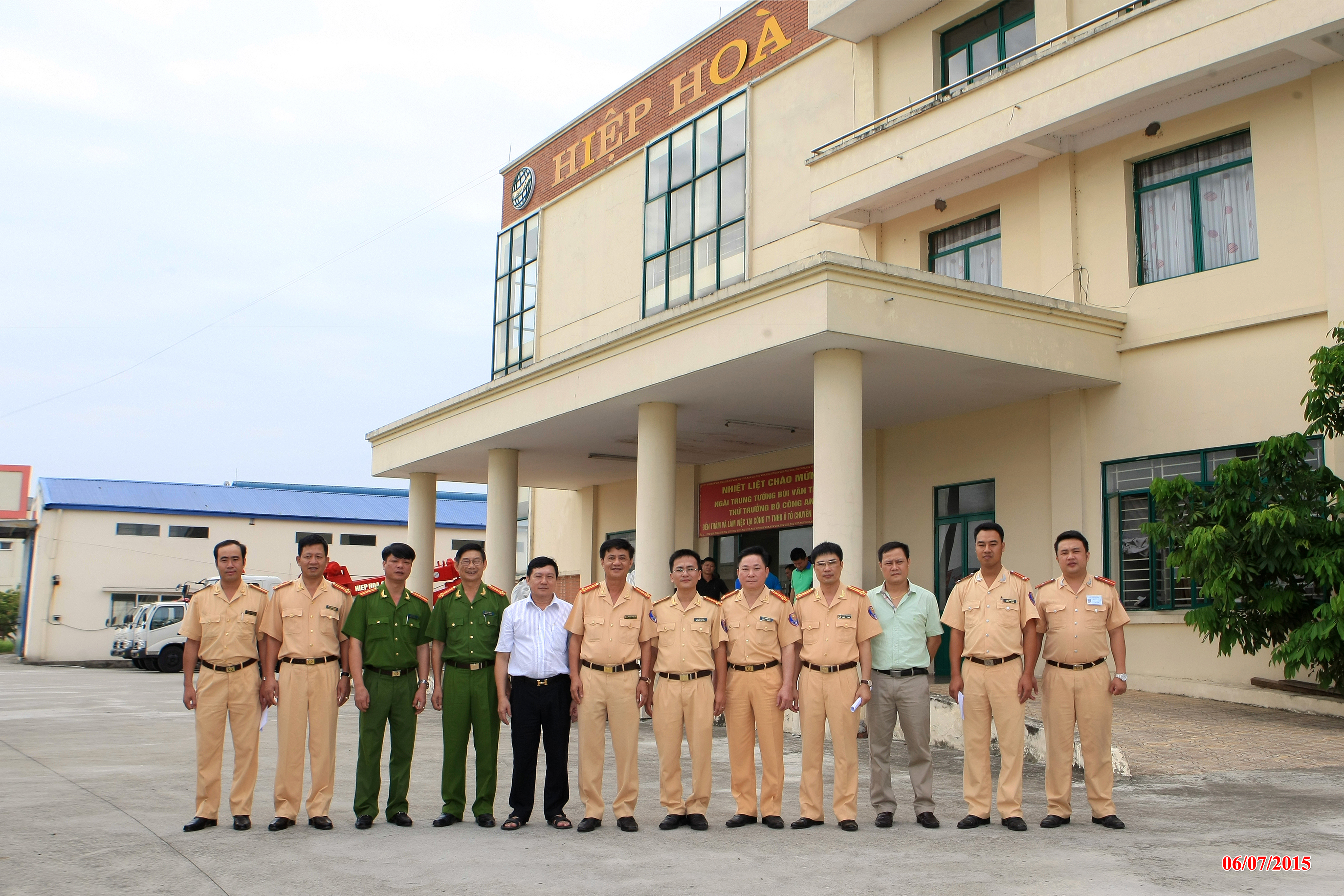 Lễ bàn giao xe ô tô chuyên dụng cho CSGT một số tỉnh phía Bắc