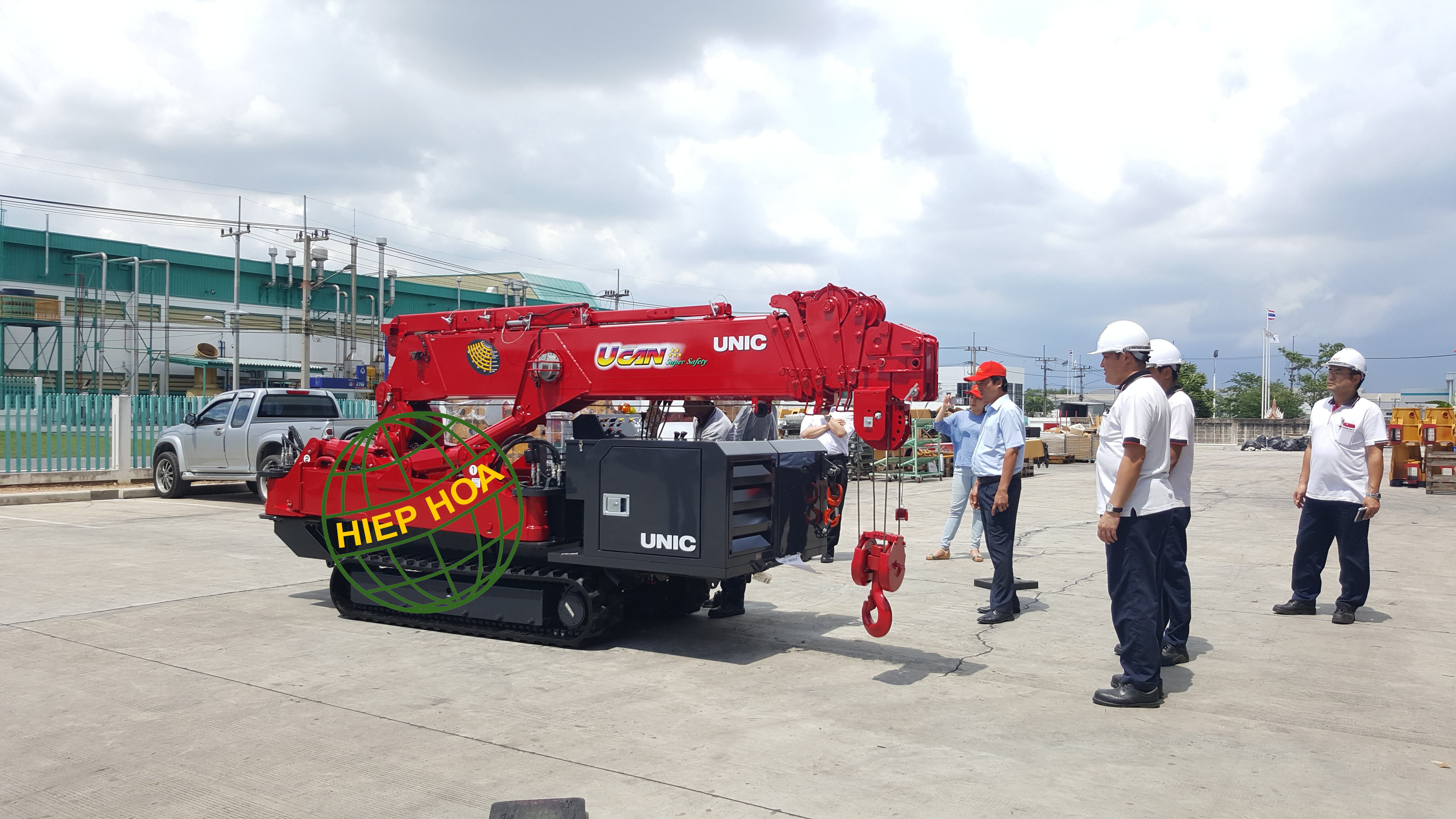 Ban lãnh đạo Công ty Xây lắp điện 1 (PCC1) đến thăm Nhà máy sản xuất Cẩu UNIC